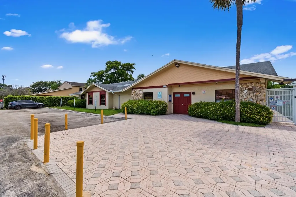 3370 Beau Rivage Drive Pompano Beach FL 33064