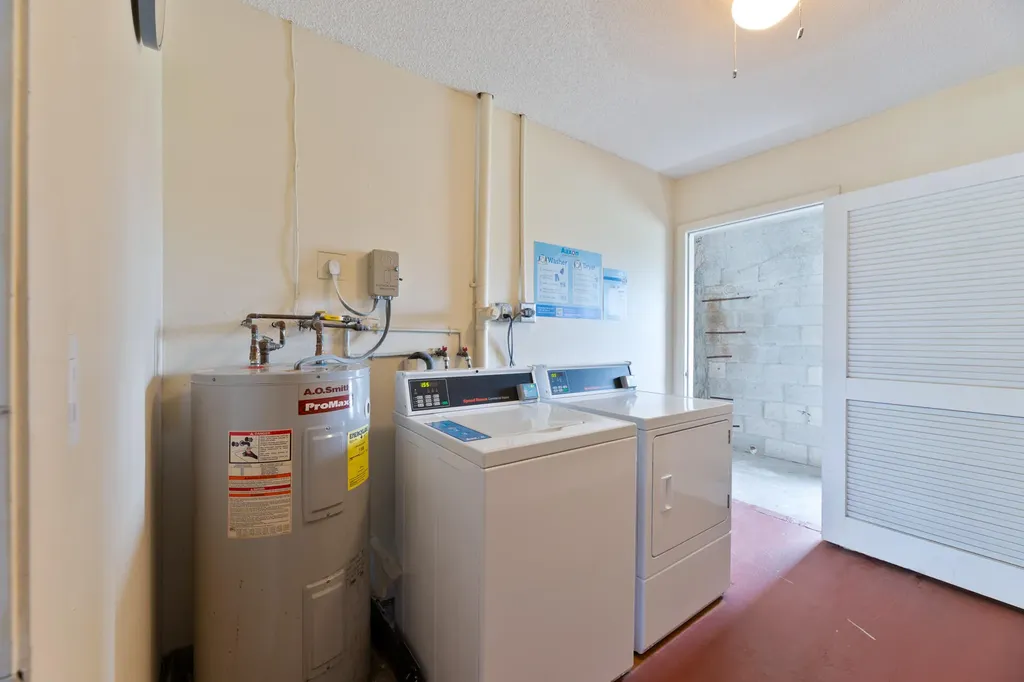 32 Abbey Lane Delray Beach FL 33446