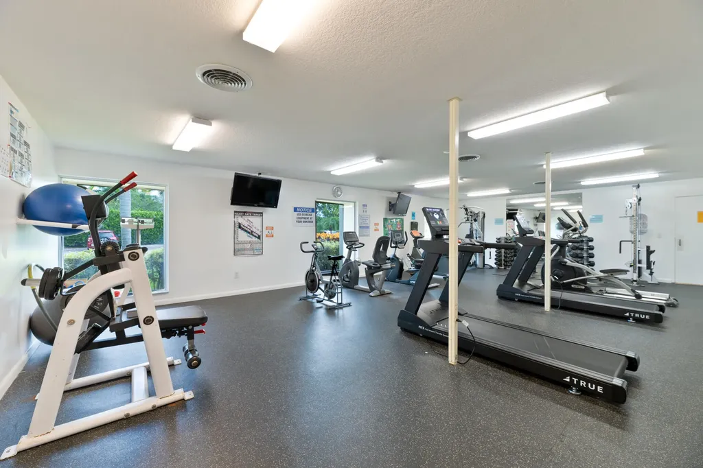 32 Abbey Lane Delray Beach FL 33446