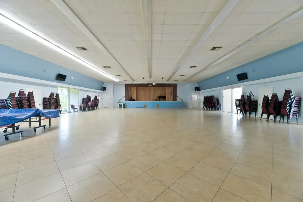 32 Abbey Lane Delray Beach FL 33446