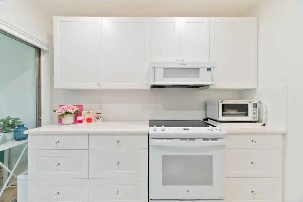 32 Abbey Lane Delray Beach FL 33446