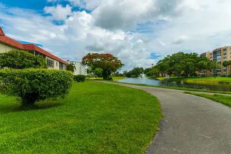 32 Abbey Lane Delray Beach FL 33446