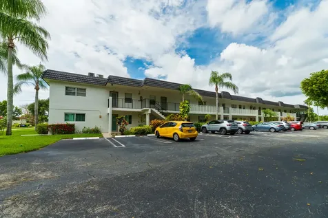 32 Abbey Lane Delray Beach FL 33446