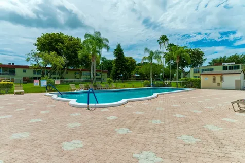 32 Abbey Lane Delray Beach FL 33446