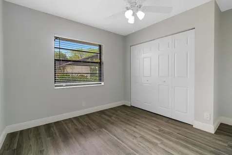 9 Vía De Casas Norte Boynton Beach FL 33426
