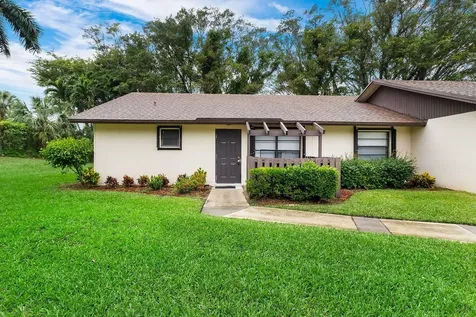 9 Vía De Casas Norte Boynton Beach FL 33426