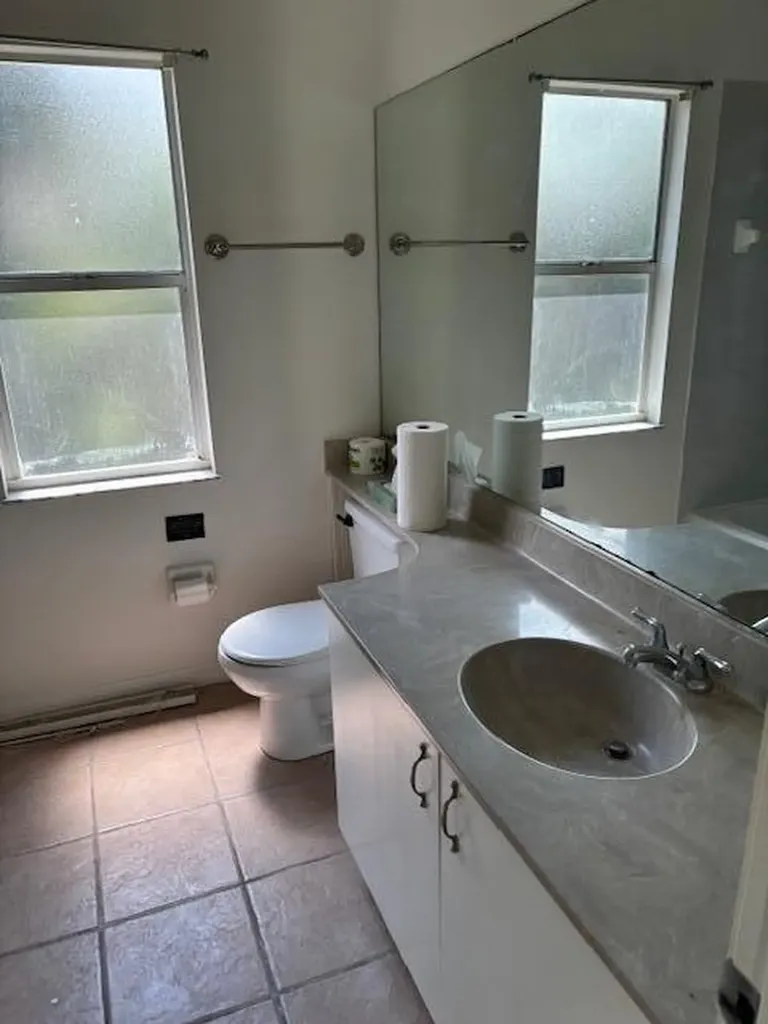 533 NW Avon Avenue Port St Lucie FL 34983