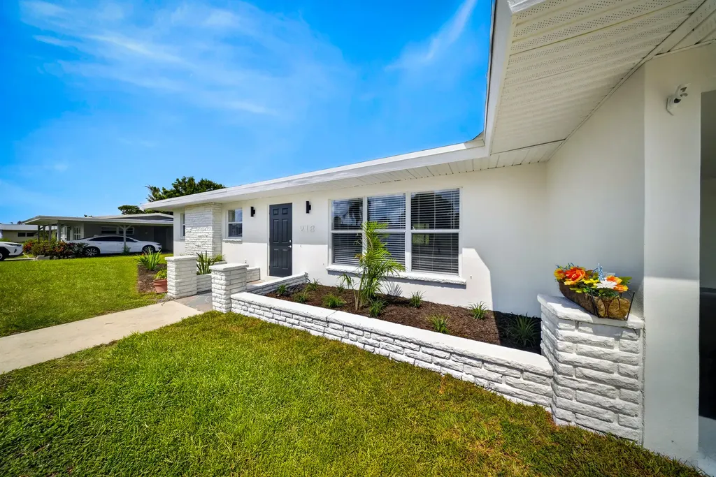 216 W Arbor Avenue Port St Lucie FL 34952