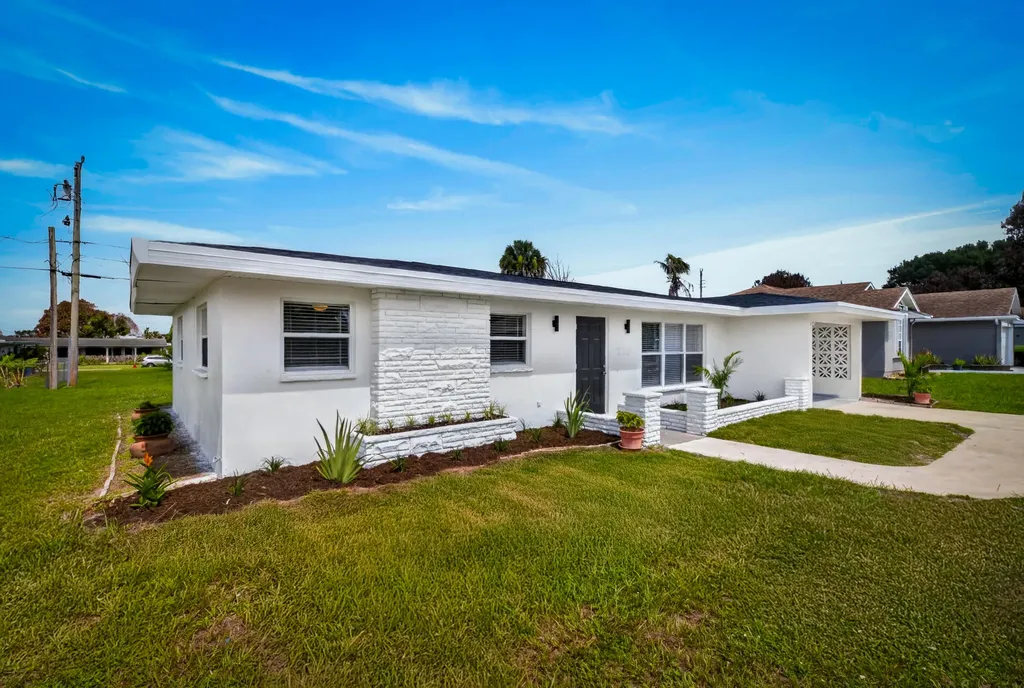 216 W Arbor Avenue Port St Lucie FL 34952