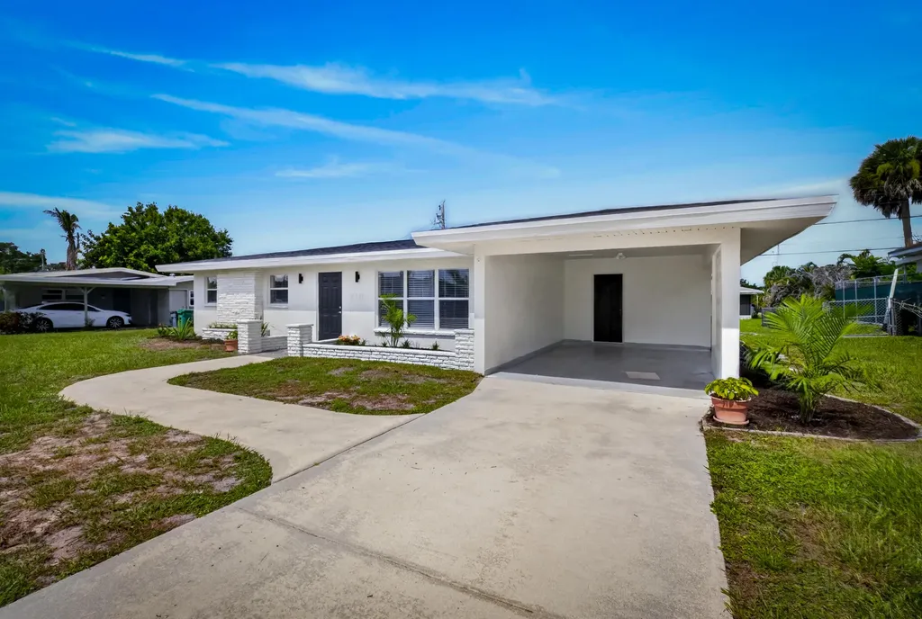 216 W Arbor Avenue Port St Lucie FL 34952