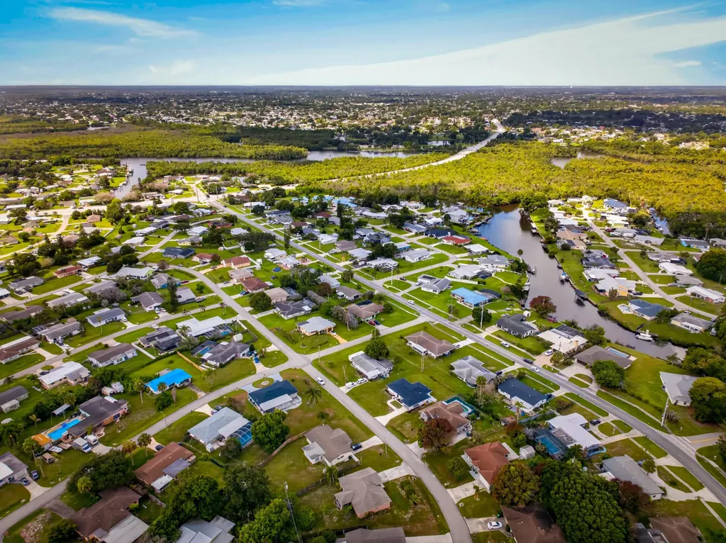 216 W Arbor Avenue Port St Lucie FL 34952