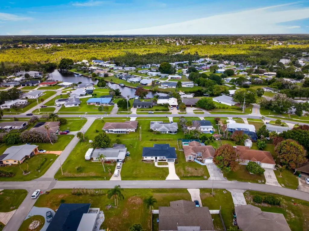 216 W Arbor Avenue Port St Lucie FL 34952