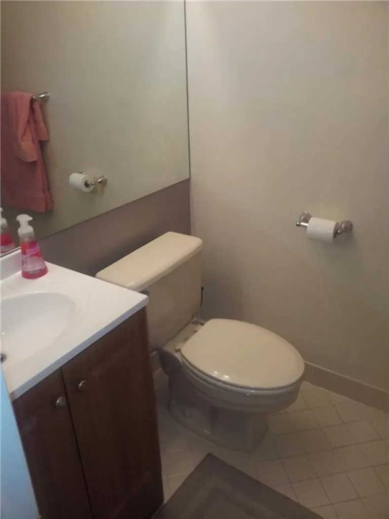6584 Via Regina Boca Raton FL 33433