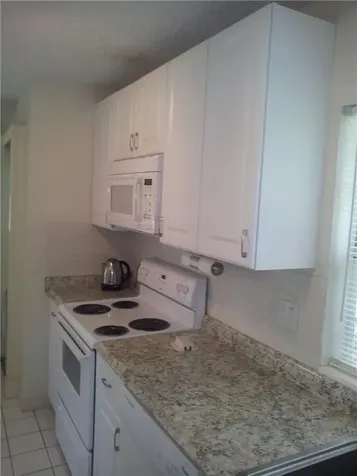 6584 Via Regina Boca Raton FL 33433