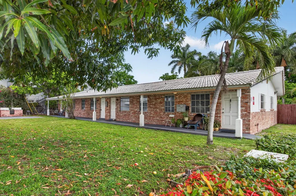 2391 NE 11th Court Pompano Beach FL 33062