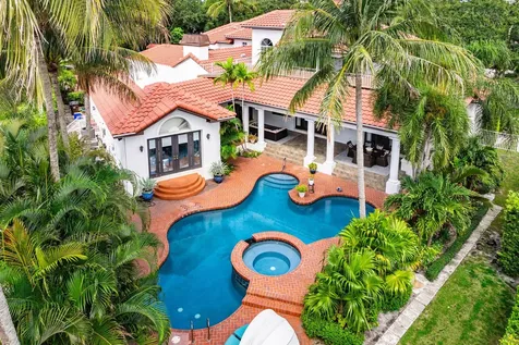 2 Firestone Circle West Palm Beach FL 33401