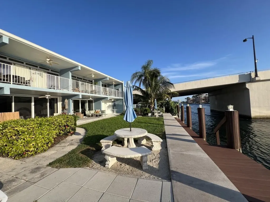 55 NE Spanish Trail Boca Raton FL 33432