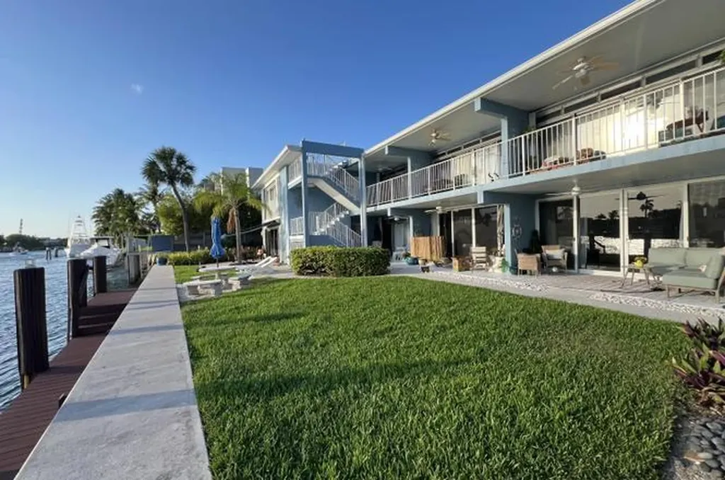 55 NE Spanish Trail Boca Raton FL 33432