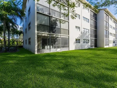 550 SW 137 Avenue Pembroke Pines FL 33027