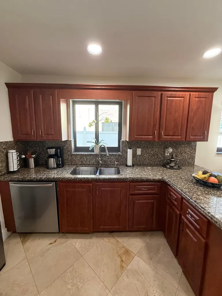 8843 SW 16th Street Boca Raton FL 33433