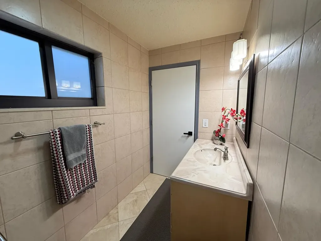 8843 SW 16th Street Boca Raton FL 33433