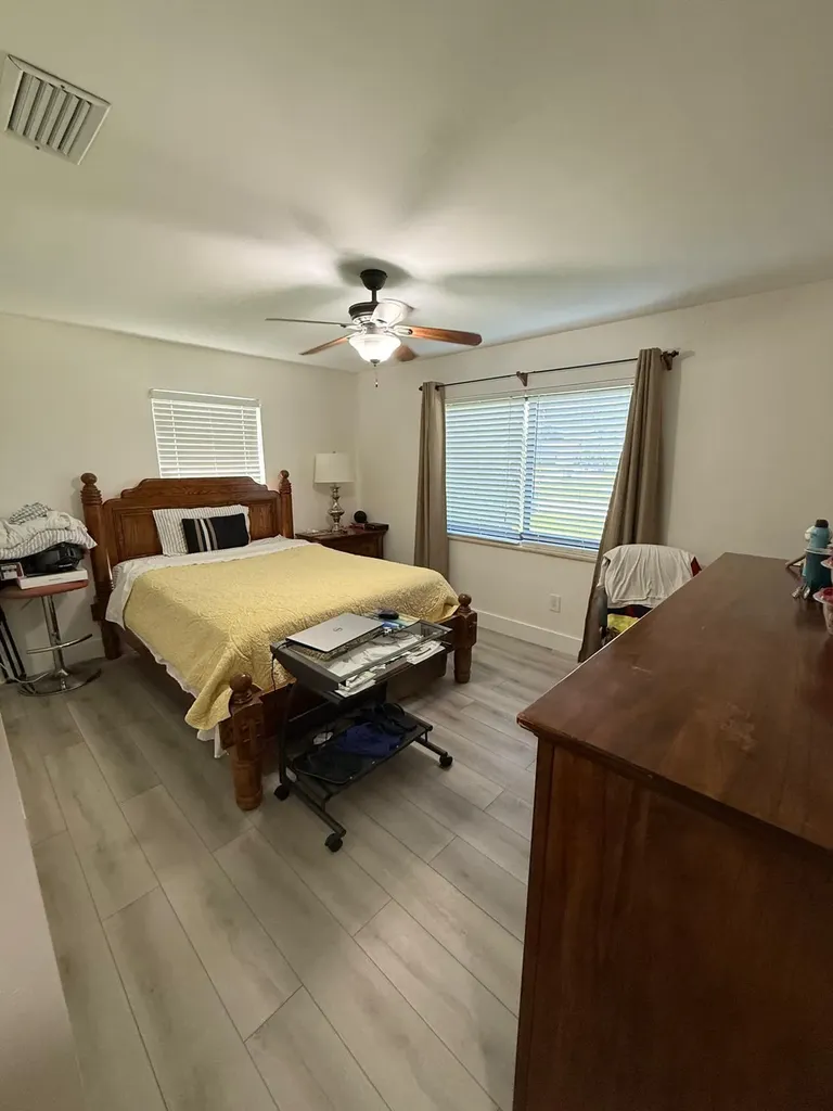 8843 SW 16th Street Boca Raton FL 33433