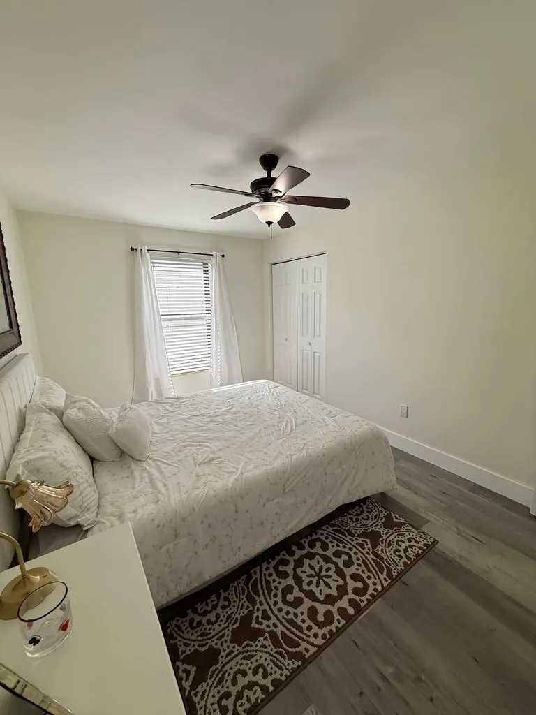 8843 SW 16th Street Boca Raton FL 33433