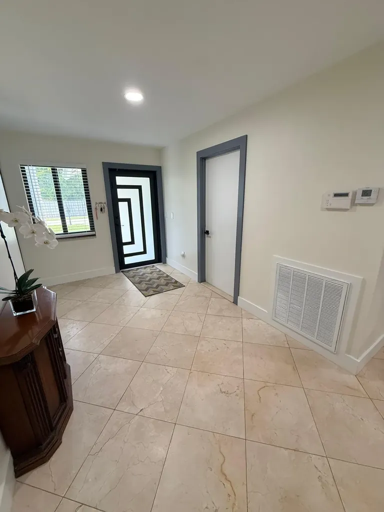 8843 SW 16th Street Boca Raton FL 33433