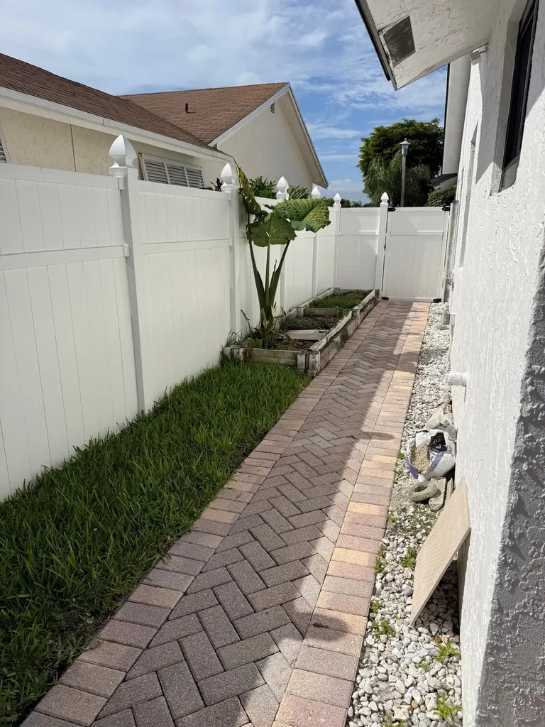8843 SW 16th Street Boca Raton FL 33433