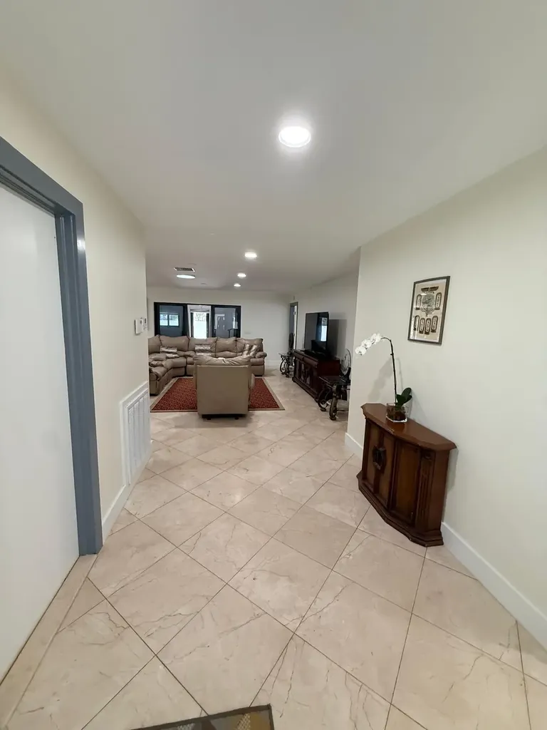 8843 SW 16th Street Boca Raton FL 33433