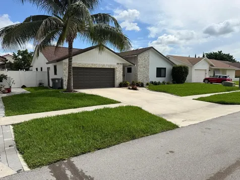 8843 SW 16th Street Boca Raton FL 33433