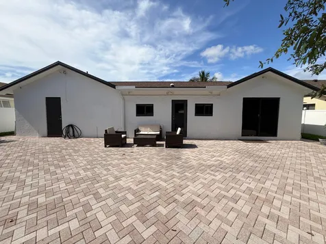 8843 SW 16th Street Boca Raton FL 33433