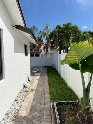 8843 SW 16th Street Boca Raton FL 33433