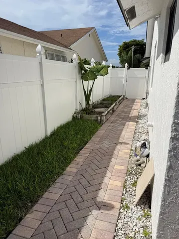 8843 SW 16th Street Boca Raton FL 33433