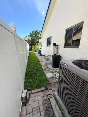 8843 SW 16th Street Boca Raton FL 33433