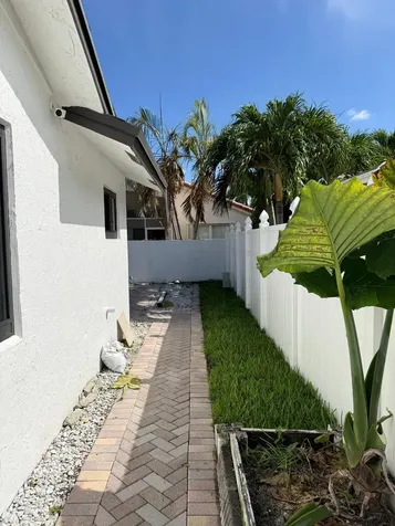 8843 SW 16th Street Boca Raton FL 33433