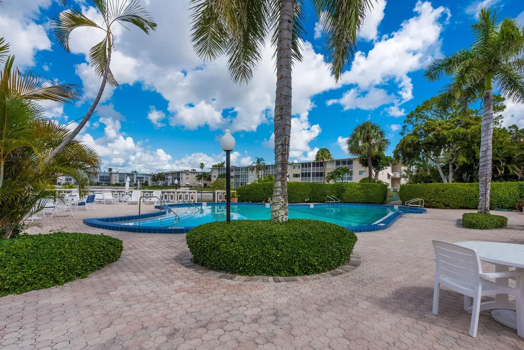 2615 Garden Drive N Lake Worth FL 33461