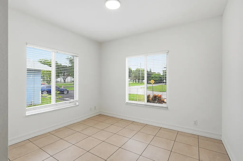 911 NE 12th Avenue Pompano Beach FL 33060