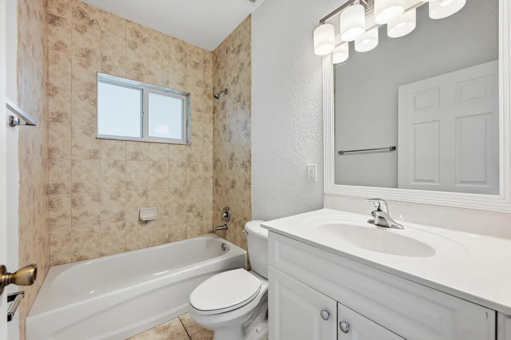 911 NE 12th Avenue Pompano Beach FL 33060
