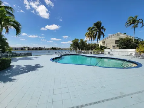 3465 NW 44th Street Oakland Park FL 33309