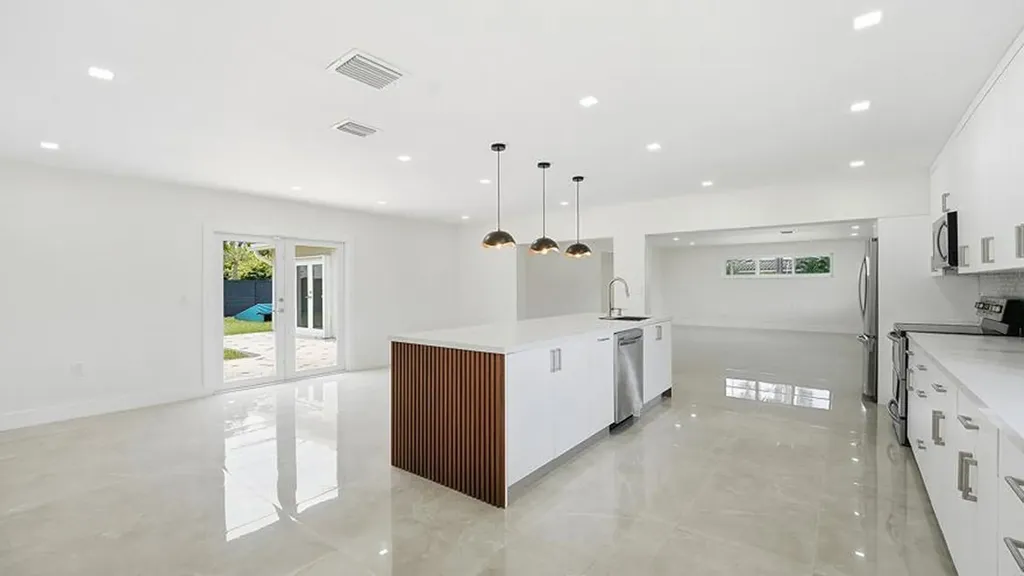 21020 Highland Lakes Boulevard Miami FL 33179