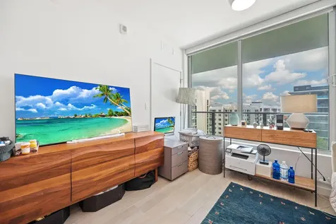 1600 SW 1st Avenue Miami FL 33129