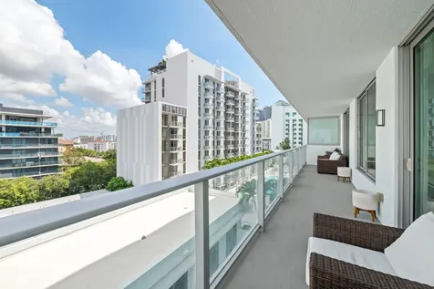 1600 SW 1st Avenue Miami FL 33129