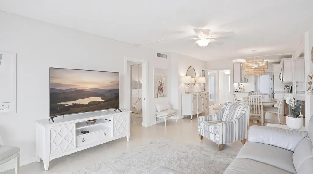 921 Spanish Circle Delray Beach FL 33483