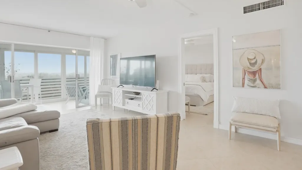 921 Spanish Circle Delray Beach FL 33483