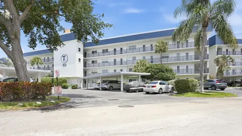 921 Spanish Circle Delray Beach FL 33483