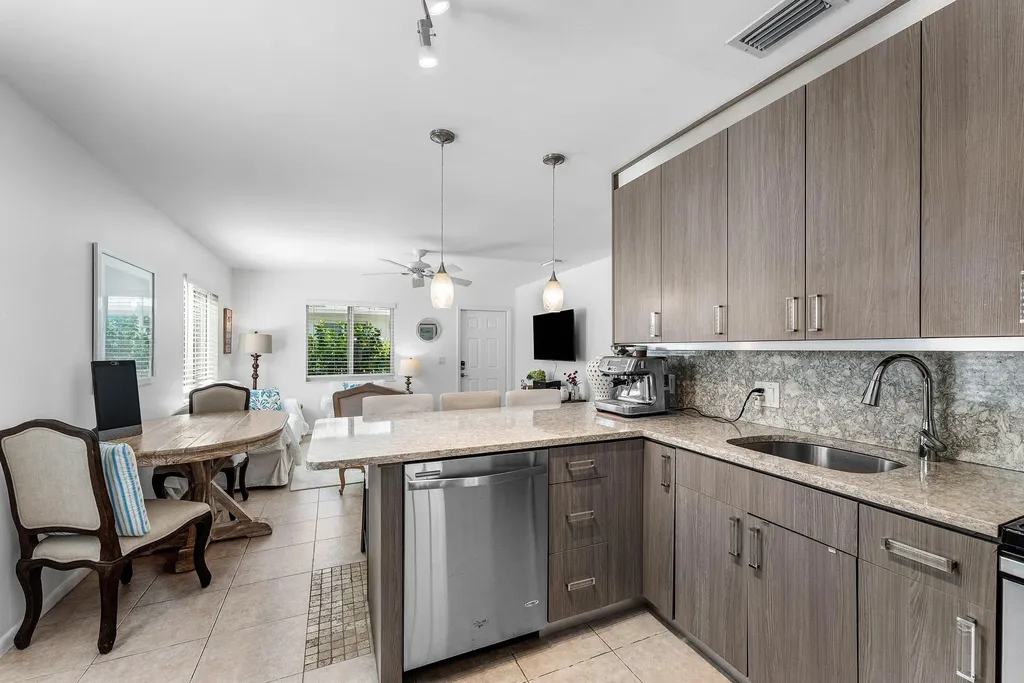 334 NE 7th Avenue Delray Beach FL 33483