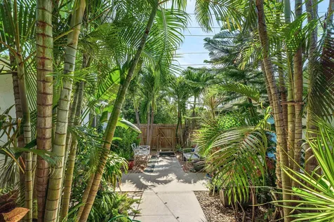 334 NE 7th Avenue Delray Beach FL 33483