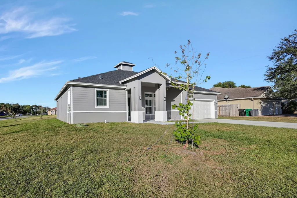 1791 SW Effland Avenue Port St Lucie FL 34953