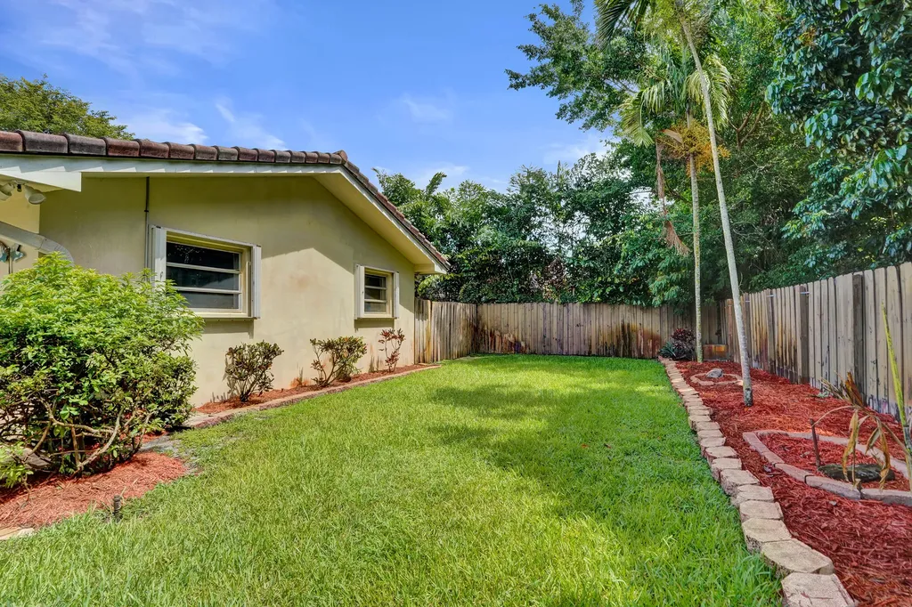 1040 SW 75th Avenue Plantation FL 33317